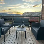 Delicate And New Apartment In Quiet Surroundings